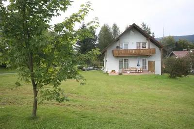 Ein Garten an der Unterkunft Haus Cäcilia