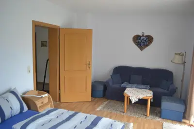 Ein Sitzbereich in der Unterkunft Haus Cäcilia