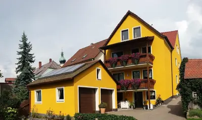 Das Gebäude in dem sich die Ferienwohnung befindet