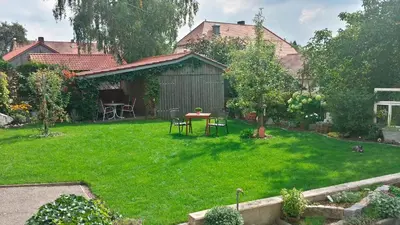 Ein Garten an der Unterkunft Ferienwohnung-Kappl