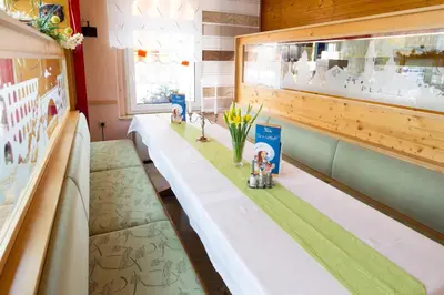 Ein Sitzbereich in der Unterkunft Hotel Heinz