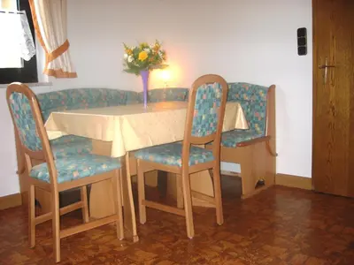Ein Sitzbereich in der Unterkunft Ferienwohnungen Haus Waltraud