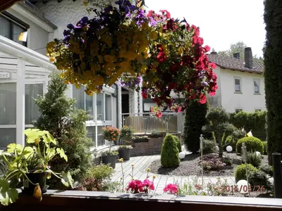 Ein Garten an der Unterkunft Ferienwohnungen Haus Waltraud