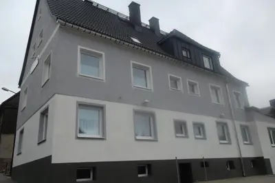Das Gebäude in dem sich die Ferienwohnung befindet