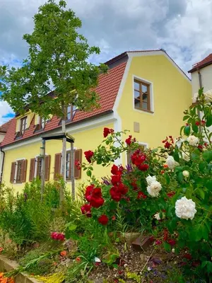 Ein Garten an der Unterkunft Ferienwohnung am Blasturm