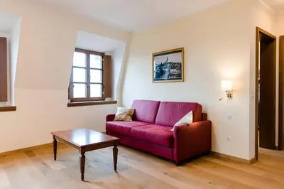 Ein Sitzbereich in der Unterkunft Ferienwohnung am Blasturm