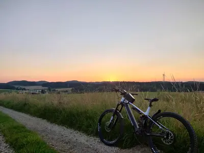 Blick auf den Sonnenuntergang/Sonnenaufgang von der Ferienwohnung aus oder aus der Nähe