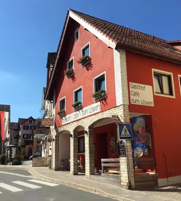 Das Gebäude in dem sich die Pension befindet