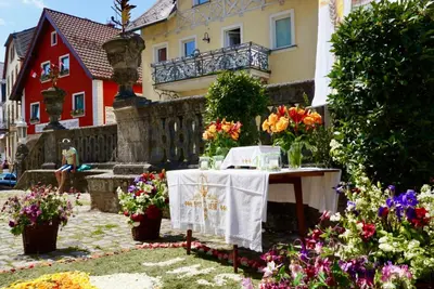 Ein Garten an der Unterkunft Gasthof zum Löwen