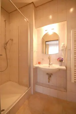 Ein Badezimmer in der Unterkunft Gasthof zur Post Hotel und Parkplatz