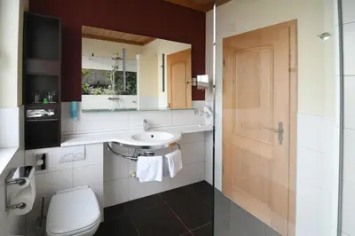 Ein Badezimmer in der Unterkunft Hotel Wiesend