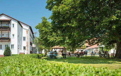 Ein Garten an der Unterkunft Hotel Wolfringmühle