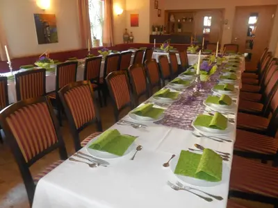 Ein Restaurant oder anderes Speiselokal in der Unterkunft Hotel-Gasthof Wilder Mann