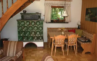 Ein Sitzbereich in der Unterkunft Beautiful Home In Lengenfeldplohn