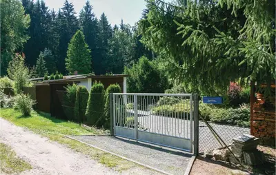 Ein Garten an der Unterkunft Beautiful Home In Lengenfeldplohn