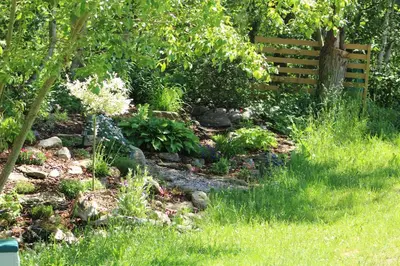 Ein Garten an der Unterkunft Gästehaus Sporrer