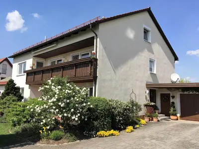 Das Gebäude in dem sich die Ferienwohnung befindet