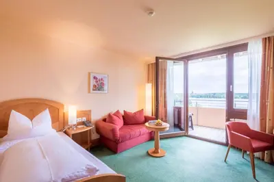 Ein Sitzbereich in der Unterkunft Gesundheitshotel Weißenstadt am See