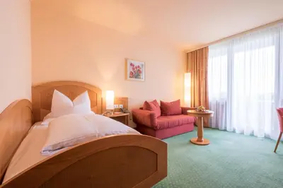 Ein Sitzbereich in der Unterkunft Gesundheitshotel Weißenstadt am See