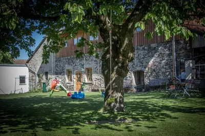 Ein Kinderspielbereich in der Unterkunft Brauereigasthof Zur Post