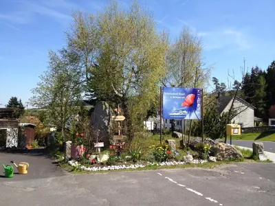 Ein Garten an der Unterkunft Antjes Schmankerlhotel und Restaurant