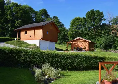 Ein Garten an der Unterkunft Ferienwohnungen am Burgberg