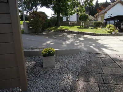 Ein Garten an der Unterkunft Ferienwohnung Bayer