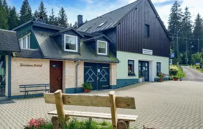 Das Gebäude in dem sich die Ferienwohnung befindet