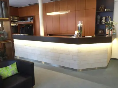 Ein Sitzbereich in der Unterkunft Hotel Kronprinz