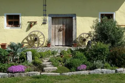 Ein Garten an der Unterkunft Ferienwohnung Schindler