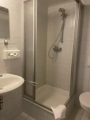 Ein Badezimmer in der Unterkunft Hotel Zum Alten Brauhaus