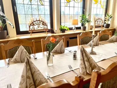 Ein Restaurant oder anderes Speiselokal in der Unterkunft Hotel Zum Alten Brauhaus