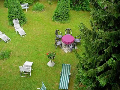 Ein Garten an der Unterkunft Landhaus Wölfel