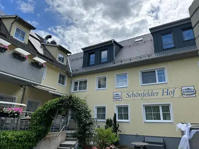 Das Gebäude in dem sich das Hotel befindet