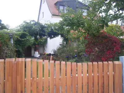 Ein Garten an der Unterkunft Ferienwohnung Dörfler