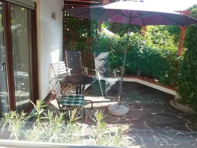 Ein Garten an der Unterkunft Ferienwohnung Dörfler