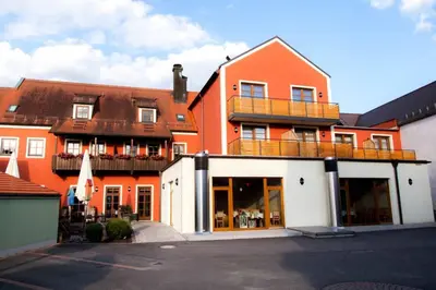 Das Gebäude in dem sich das Hotel befindet
