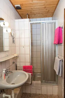 Ein Badezimmer in der Unterkunft FeWo/GZ Hannelore Müller