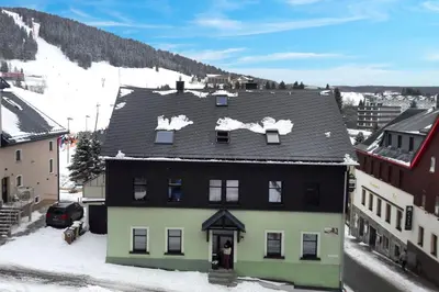 Ein allgemeiner Bergblick oder ein Berglick von der Ferienwohnung aus