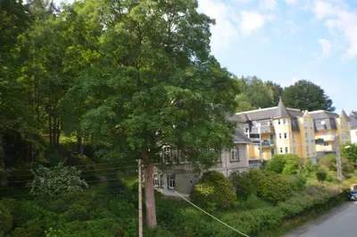 Das Gebäude in dem sich die Ferienwohnung befindet