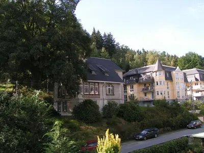 Das Gebäude in dem sich die Ferienwohnung befindet
