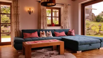Ein Sitzbereich in der Unterkunft Ferienhaus Hornauer