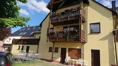 Das Gebäude in dem sich die Ferienwohnung befindet