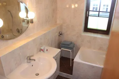 Ein Badezimmer in der Unterkunft Ferienwohnung Korn mit Tiefgarage und Skiraum