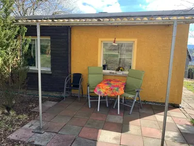 Das Gebäude in dem sich das Ferienhaus befindet