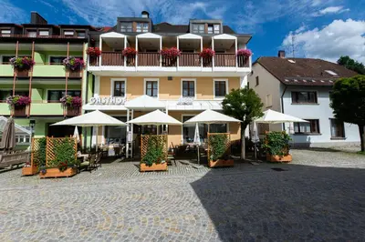 Das Gebäude in dem sich das Hotel befindet
