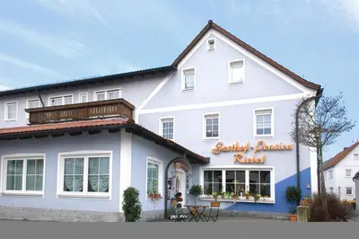 Das Gebäude in dem sich die Pension befindet