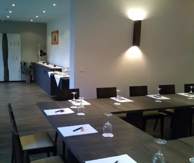 Ein Restaurant oder anderes Speiselokal in der Unterkunft Reit- und Sporthotel Eibenstock