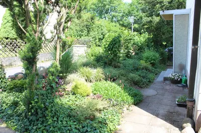 Ein Garten an der Unterkunft Apartment Rheingold