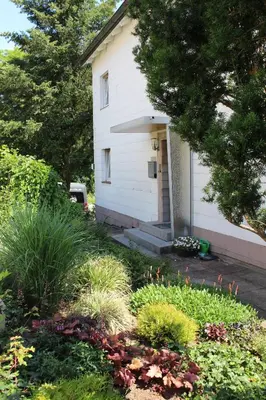 Ein Garten an der Unterkunft Apartment Rheingold